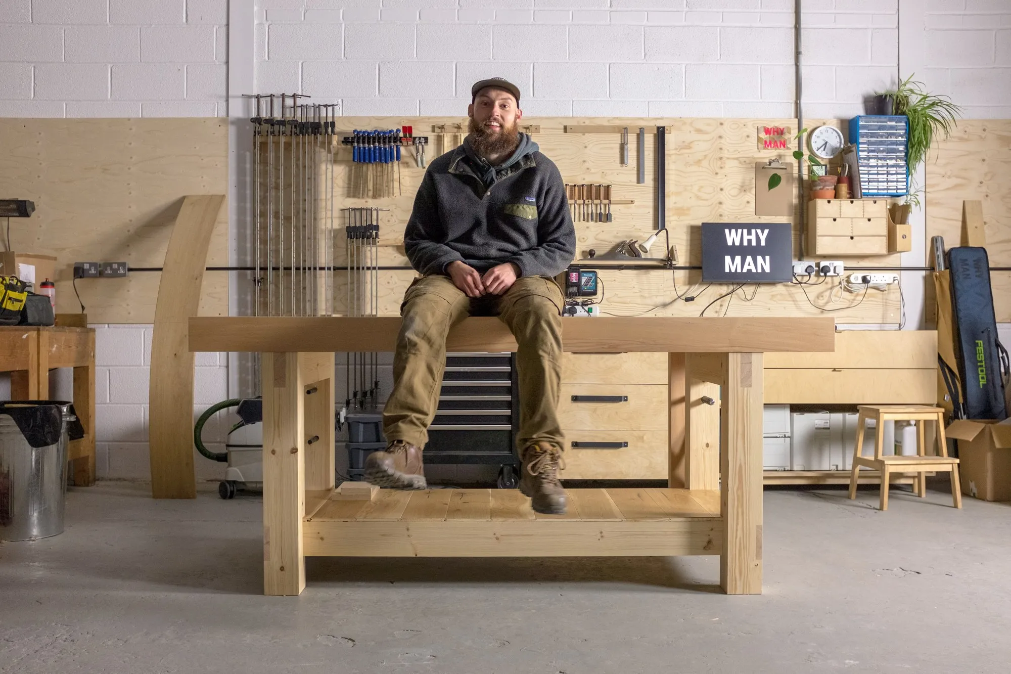 Wood-turning lathe