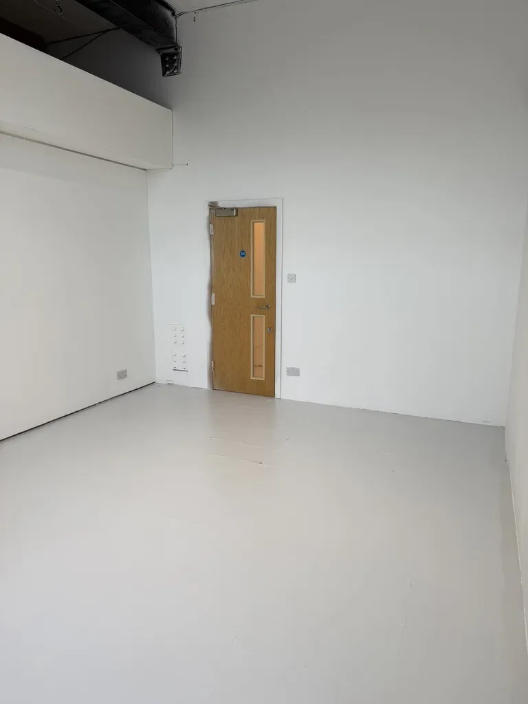 Bellini, a studio workshop at Hone Tottenham